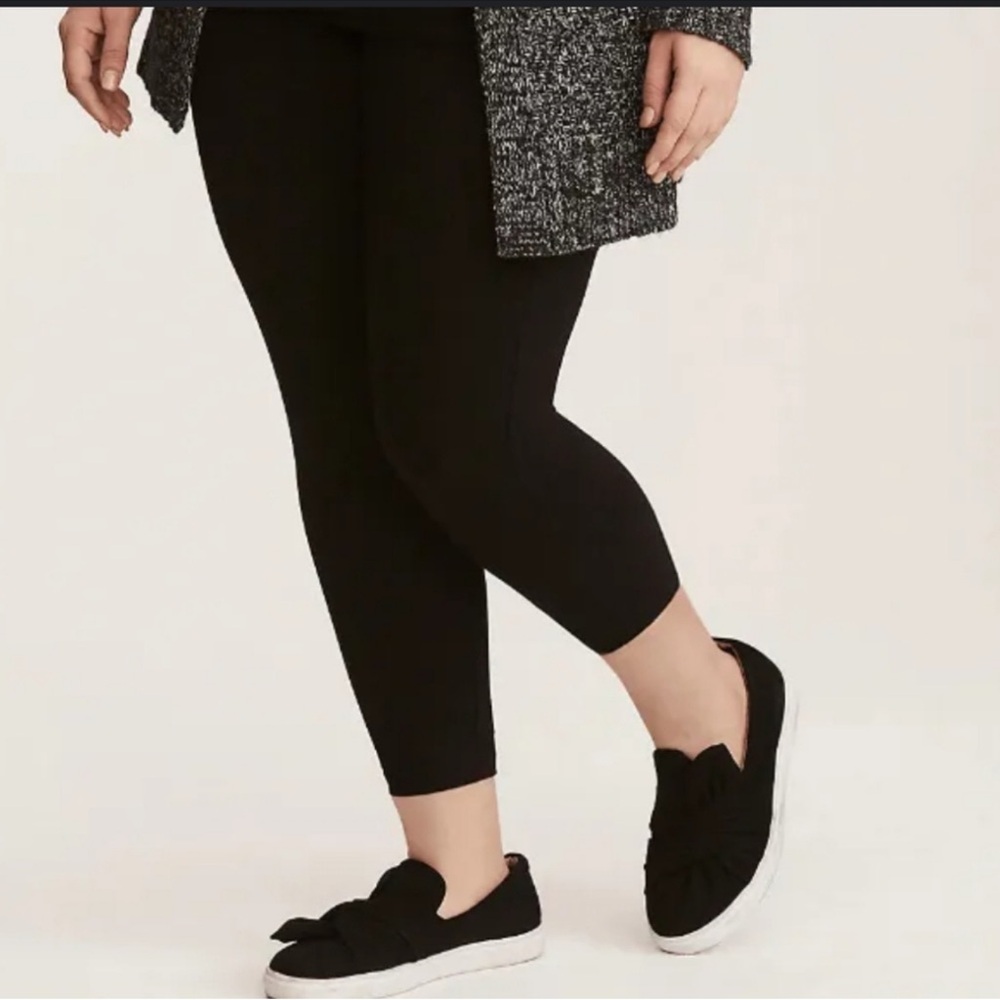 Torrid black leggings size 3X